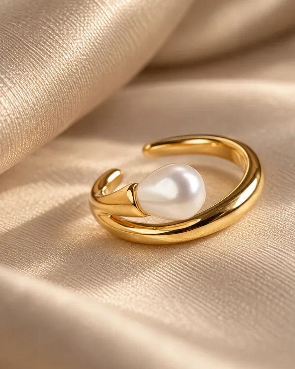 Pearl_Tip_Sleek_Ear_Cuff