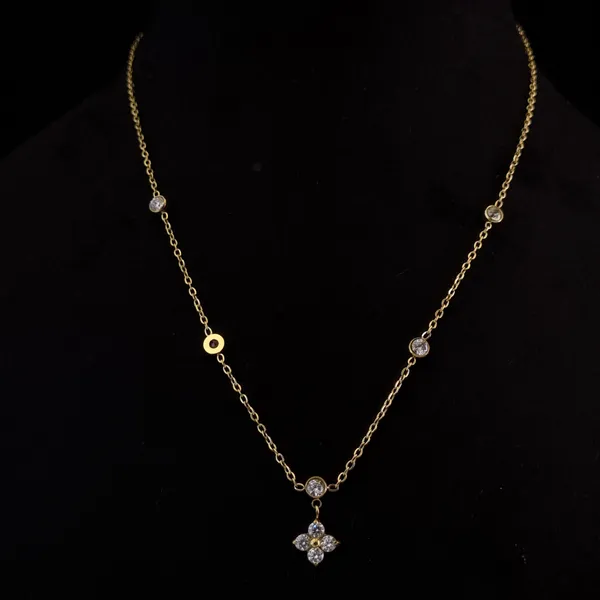 Celestial_Clover_Necklace