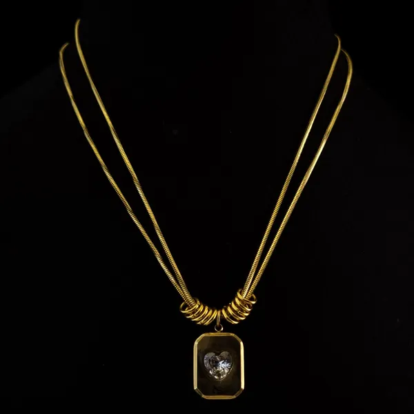Gold_Heart_Crystal_Pendant_Necklace