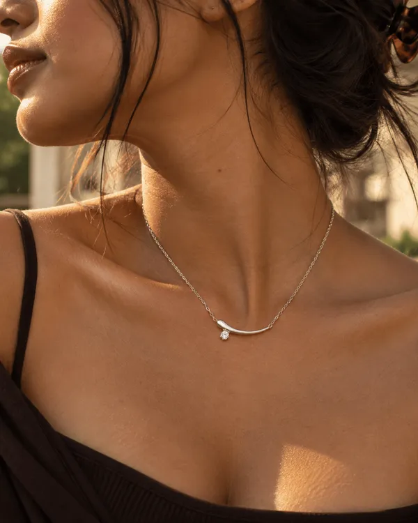 Molten_Curve_Solitaire_Necklace