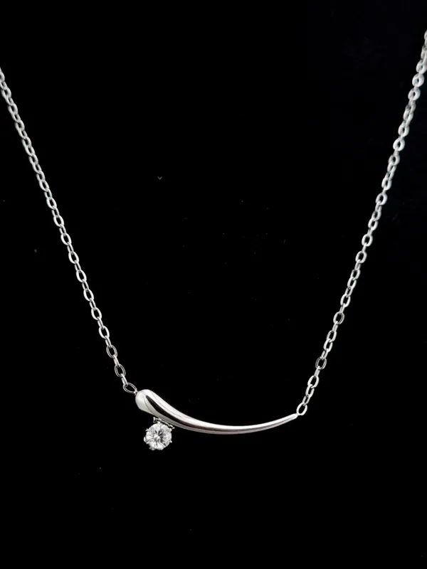 Molten_Curve_Solitaire_Necklace