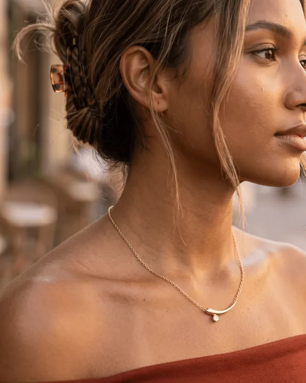 Molten_Curve_Solitaire_Necklace