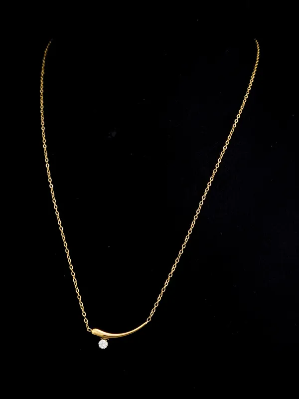 Gold_Stainless_Steel_Molten_Curve_Solitaire_Pendant_Necklace_For_Women
