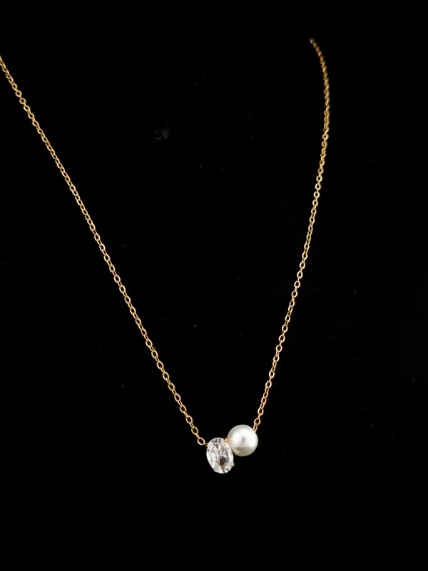 Oval_CZ_&_Pearl_Duo_Pendant_Necklace