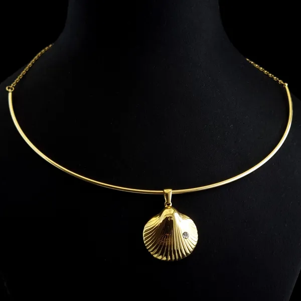 Sculpted_Shell_Torque_Choker