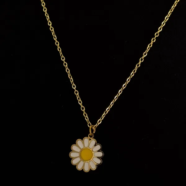 Gold_Stainless_Steel_Daisy_Pendant_Necklace_For_Women