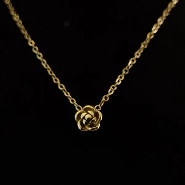 Gold_Stainless_Steel_Rose_Pendant_Necklace_For_Women