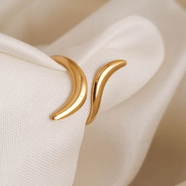 Gold_Stainless_Steel_Crescent_Moon_Ring_For_Women