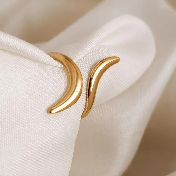 Gold_Stainless_Steel_Crescent_Moon_Ring_For_Women