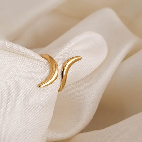 Gold_Stainless_Steel_Crescent_Moon_Ring_For_Women