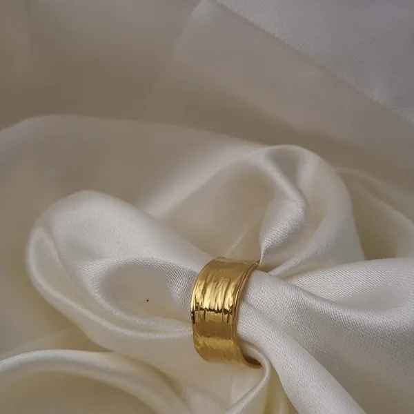 Hammered_Wide_Band_Ring