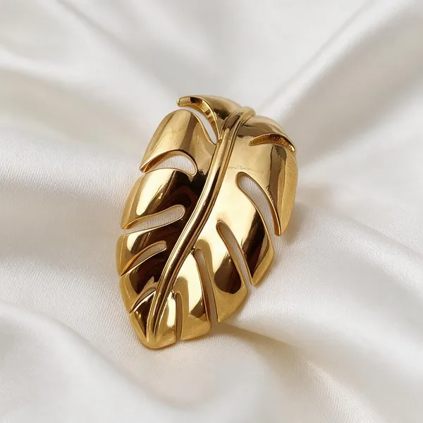 Gold_Stainless_Steel_Monstera_Leaf_Ring_For_Women