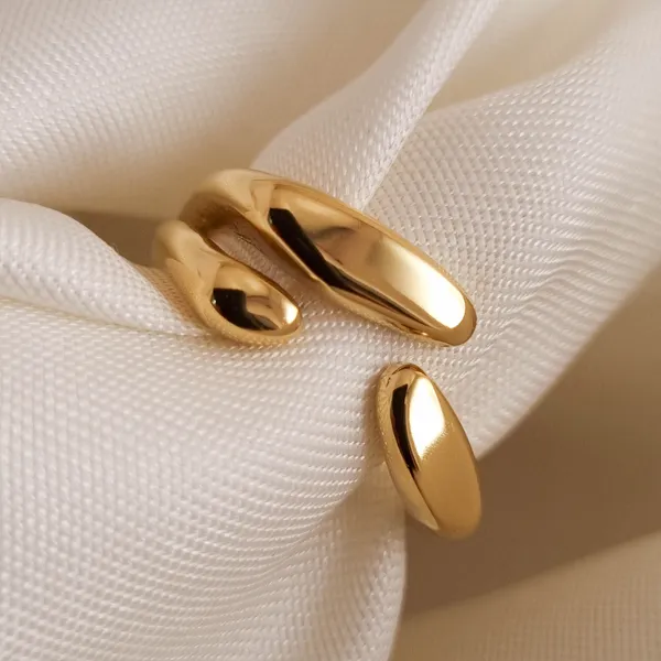 Sculptural_Aura_Ring