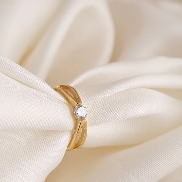 Serene_Solitaire_Wishbone_Ring
