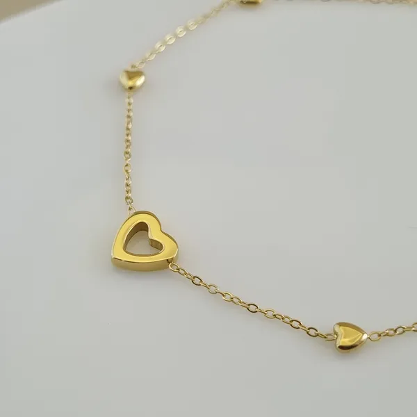 Gold_Stainless_Steel_Heart_Charm_Anklet_For_Women