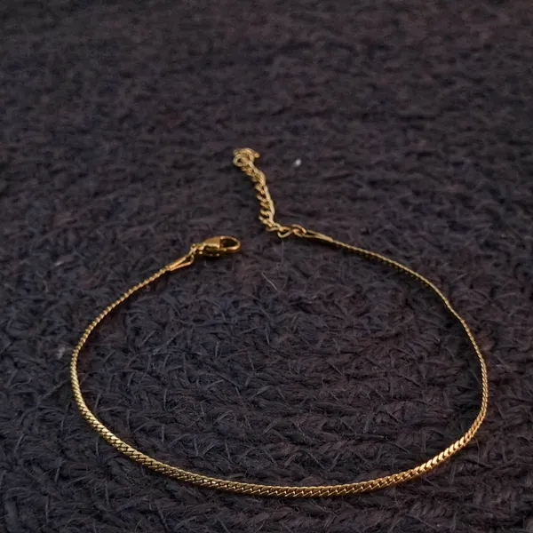 Minimalist_Golden_Link_Anklet