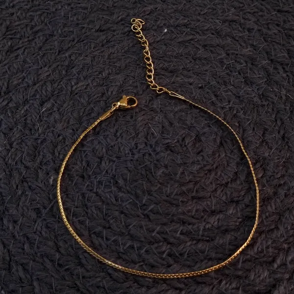 Minimalist_Golden_Link_Anklet
