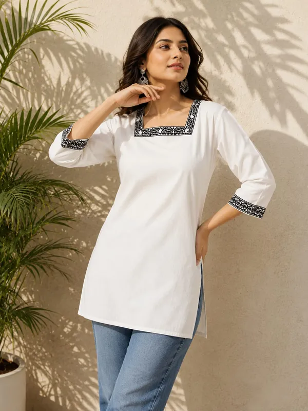 White_Straight_Fit_Kurti_for_Women