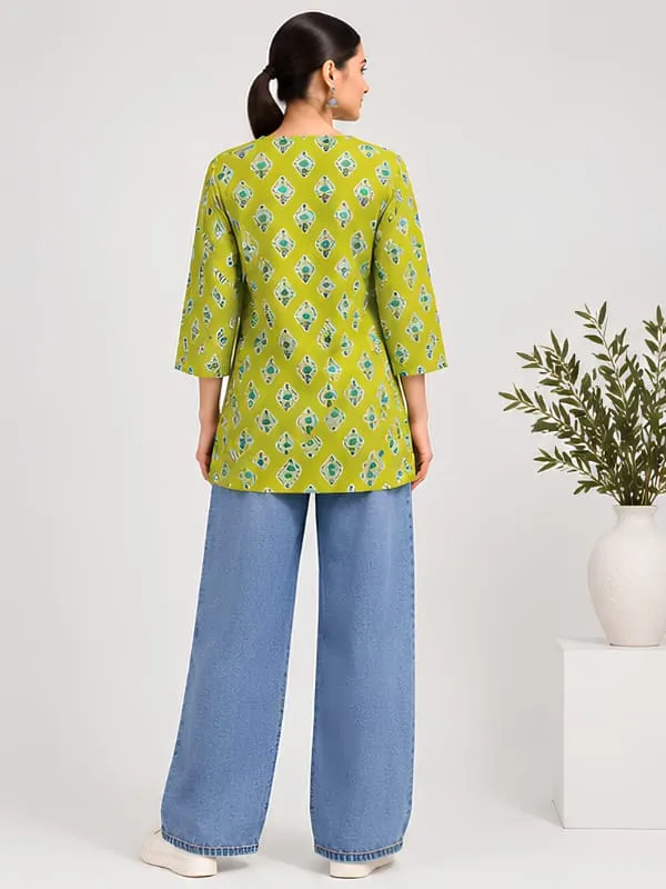 Green_Printed_Straight_Kurti_for_Women