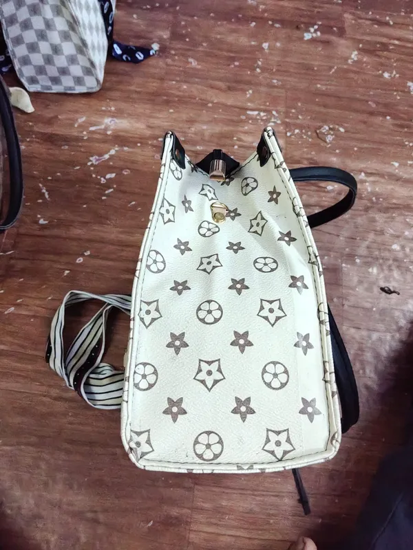 White_Synthetic_Leather_Printed_Crossbody_Bag_For_Women