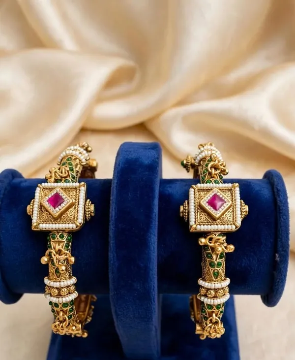 Gold_Tone_Ornate_Stone_Studded_Bangles_For_Women