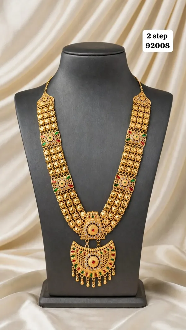 Gold_Toned_Traditional_Necklace_Set_For_Women