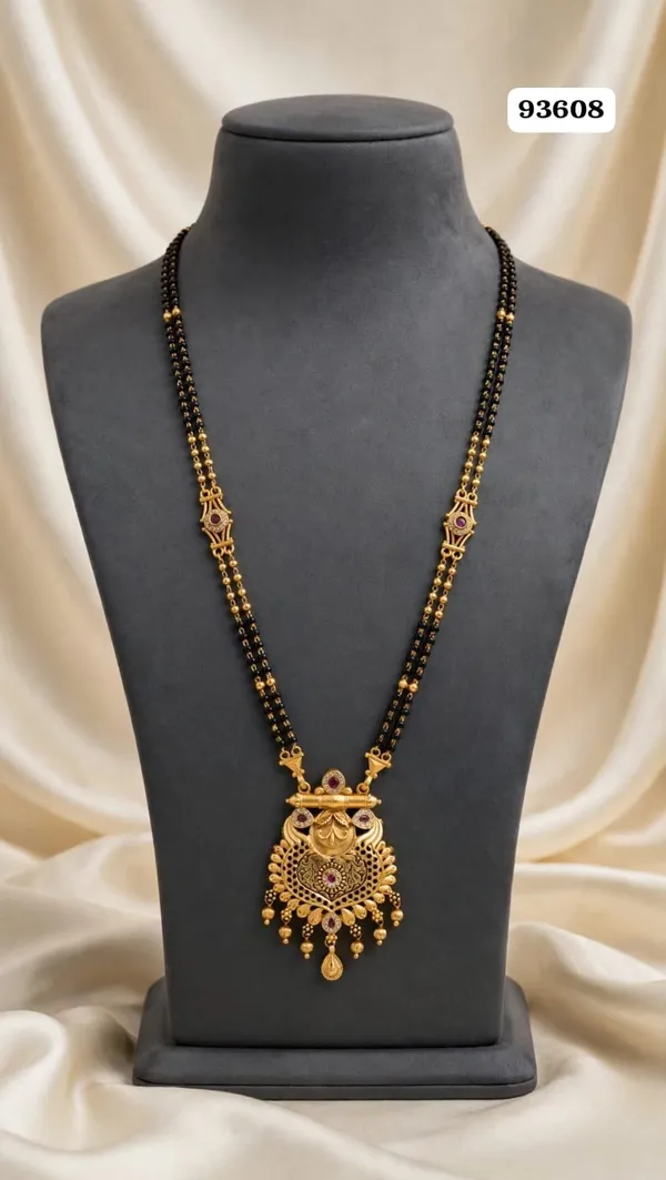 Black_Gold_Tone_Traditional_Mangalsutra_Necklace_For_Women