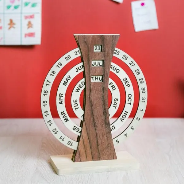 Wooden_Minimal_Rotating_Perpetual_Desk_Calendar