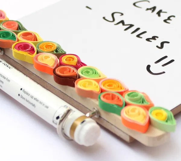 Wooden_Hand_Painted_Whiteboard_Fridge_Magnet_With_Hooks