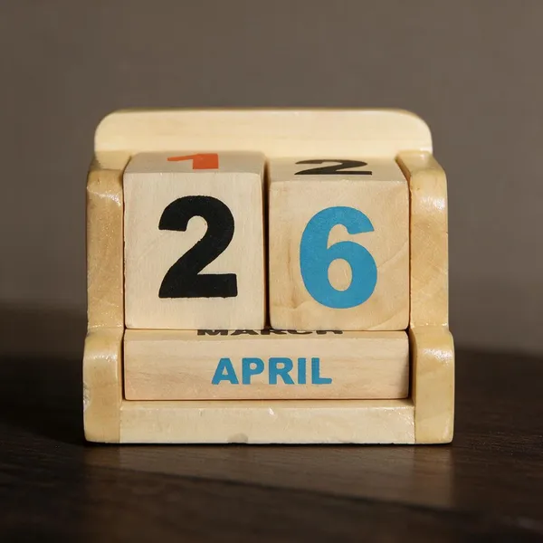 Wooden_Minimalist_Perpetual_Block_Desktop_Calendar
