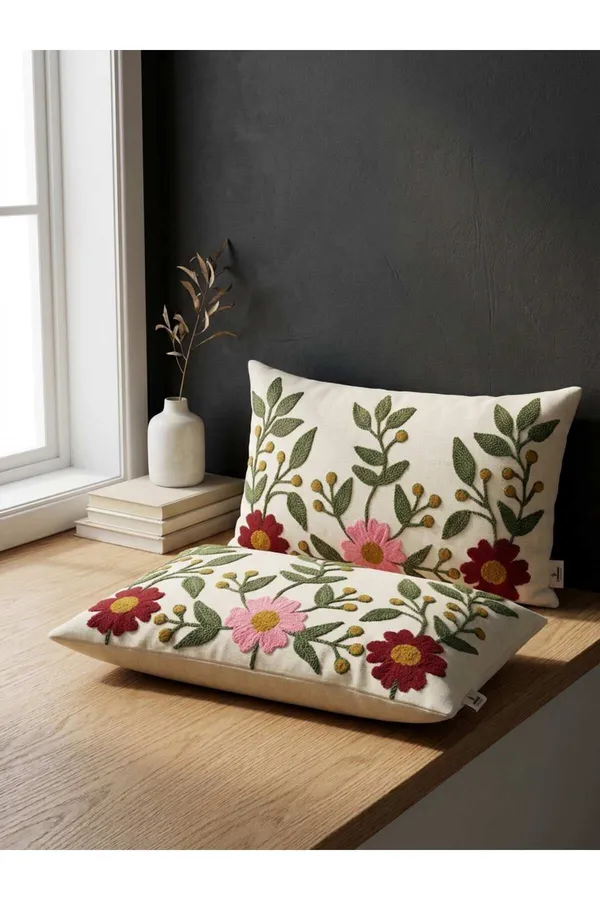 Embroidered_Floral_Pattern_Cushion_Cover