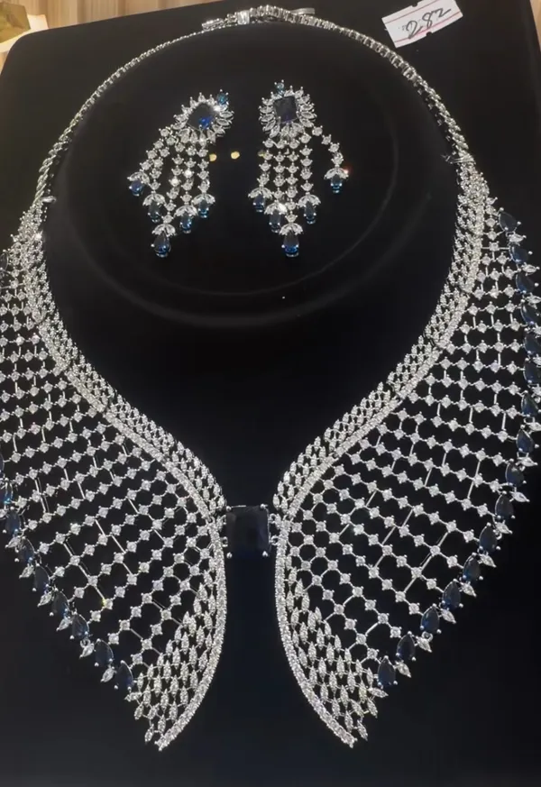Silver_Plated_Brass_Crystal_Lattice_Necklace_And_Earrings_Set_For_Women