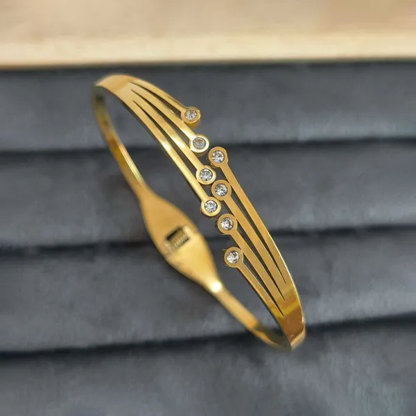 Gold_Plated_Crystal_Embellished_Open_Cuff_Bracelet_For_Women