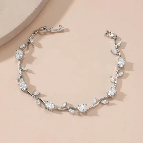Silver_Plated_Crystal_Vine_Leaf_Necklace_For_Women
