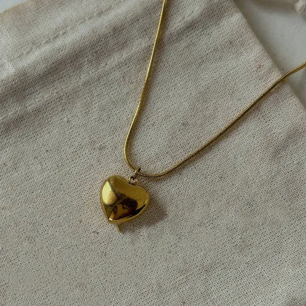 Gold_Plated_Heart_Pendant_Necklace_For_Women