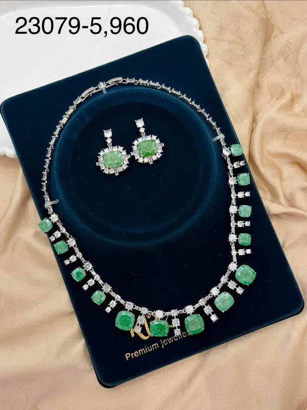 Green_Brass_Stone_Necklace_And_Earrings_Set_For_Women