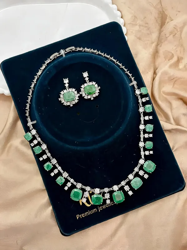 Green_Brass_Stone_Necklace_And_Earrings_Set_For_Women