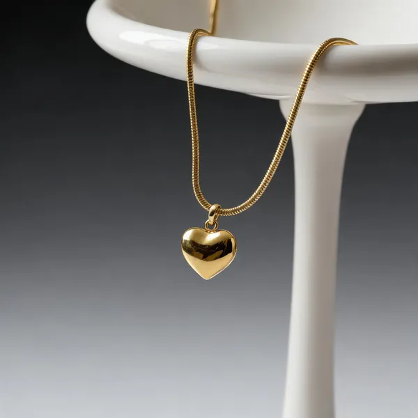 Gold_Plated_Heart_Pendant_Necklace_For_Women