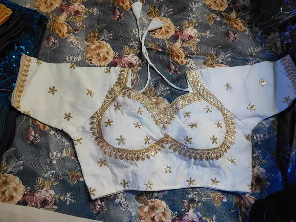 White_Embroidered_Saree_Blouse_for_Women