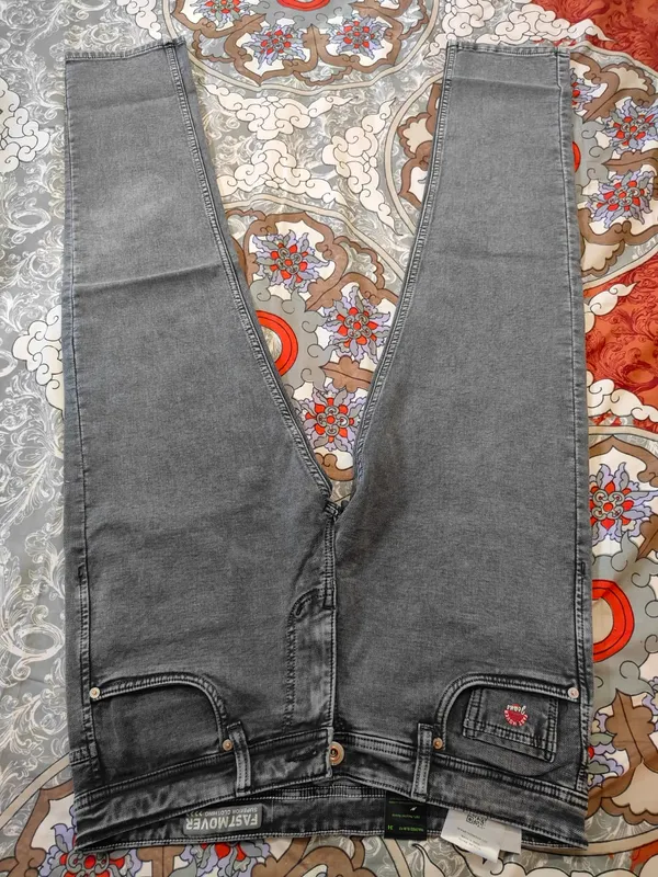 Grey_Denim_Slim_Fit_Jeans_for_Men