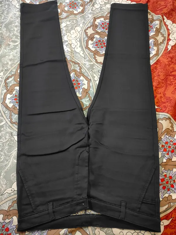 Black_Regular_Fit_Trousers_for_Men