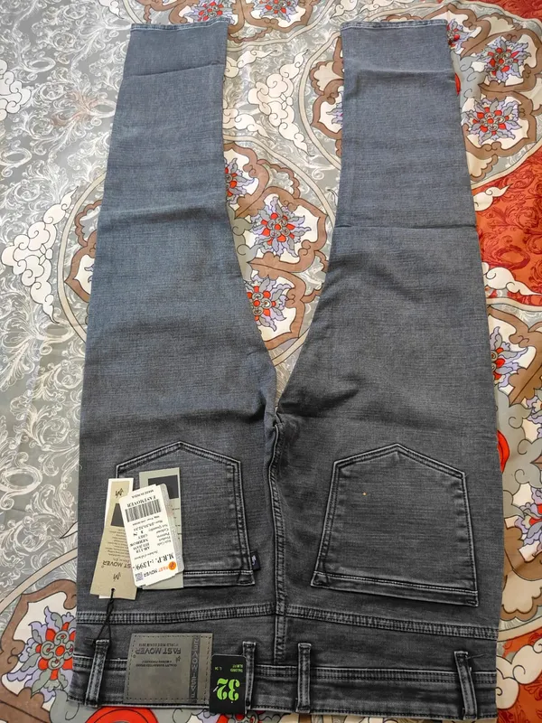 Grey_Denim_Slim_Fit_Jeans_for_Men