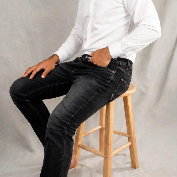 Black_Denim_Jeans_For_Men