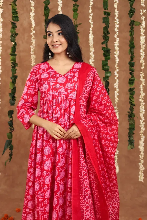 Women_Trendy_Dark_Pink_Cotton_Flower_Printed_Mirror_Worked_Kurta_And_Pant_W_More
