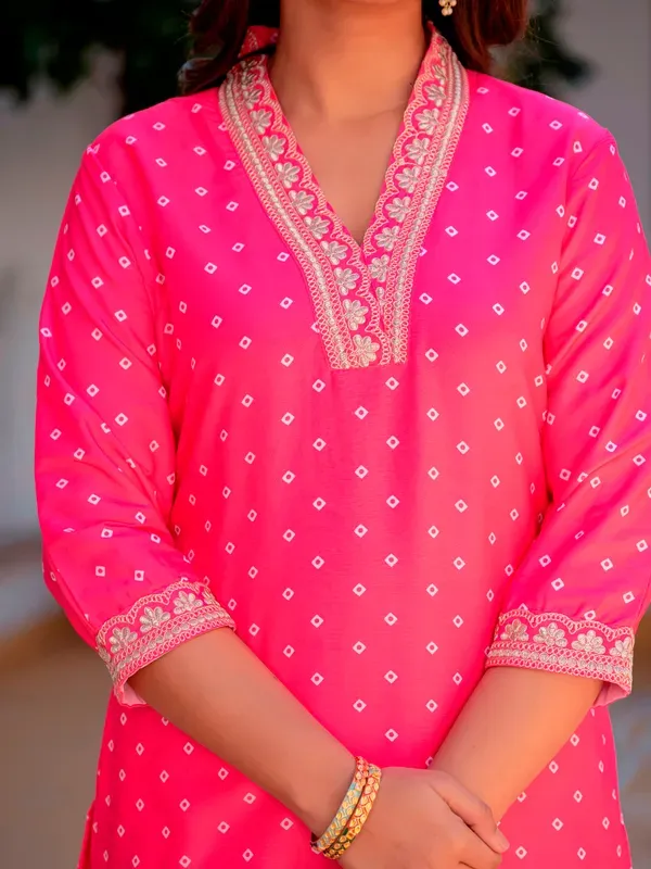 Pink_Muslin_Kurti_With_Pant_And_Dupatta_For_Women