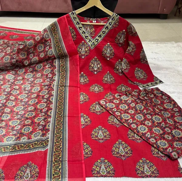 Women_Straight_V_Neck_Floral_Printed_Cotton_Red_Kurta_With_Pant_And_Dupatta
