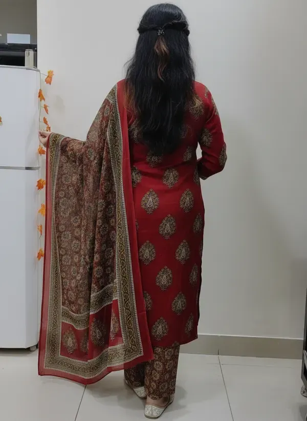 Women_Straight_V_Neck_Floral_Printed_Cotton_Red_Kurta_With_Pant_And_Dupatta
