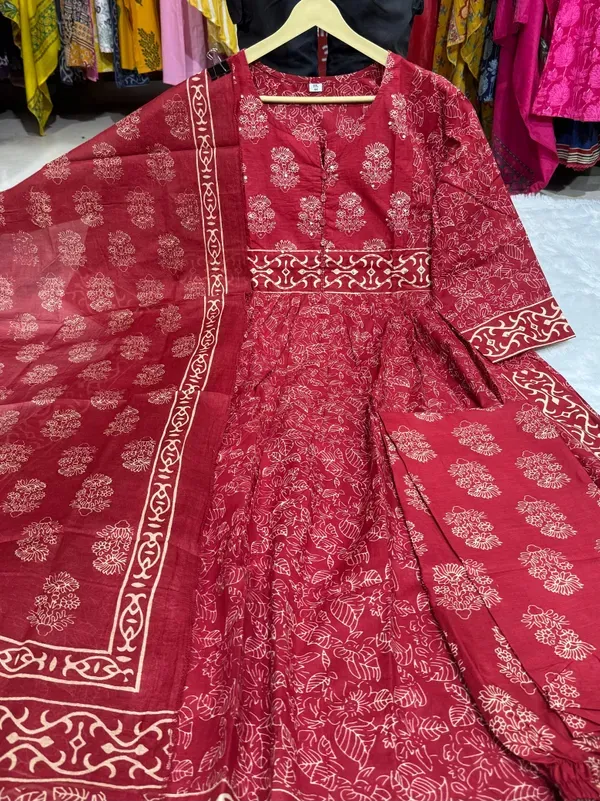 Women_Straight_Sequence_Worked_And_Floral_Printed_Cotton_Maroon_Kurta_With