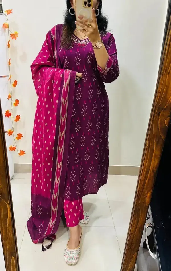 Women_Designer_Rich_Cotton_Floral_Printed_Purple_Pink_Kurta_And_Pant_With_D