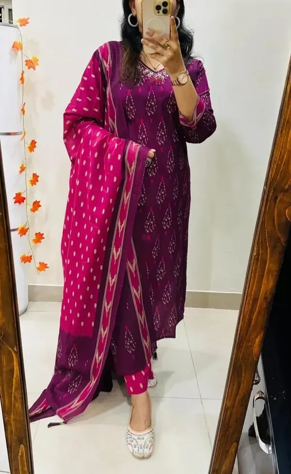 Women_Designer_Rich_Cotton_Floral_Printed_Purple_Pink_Kurta_And_Pant_With_D